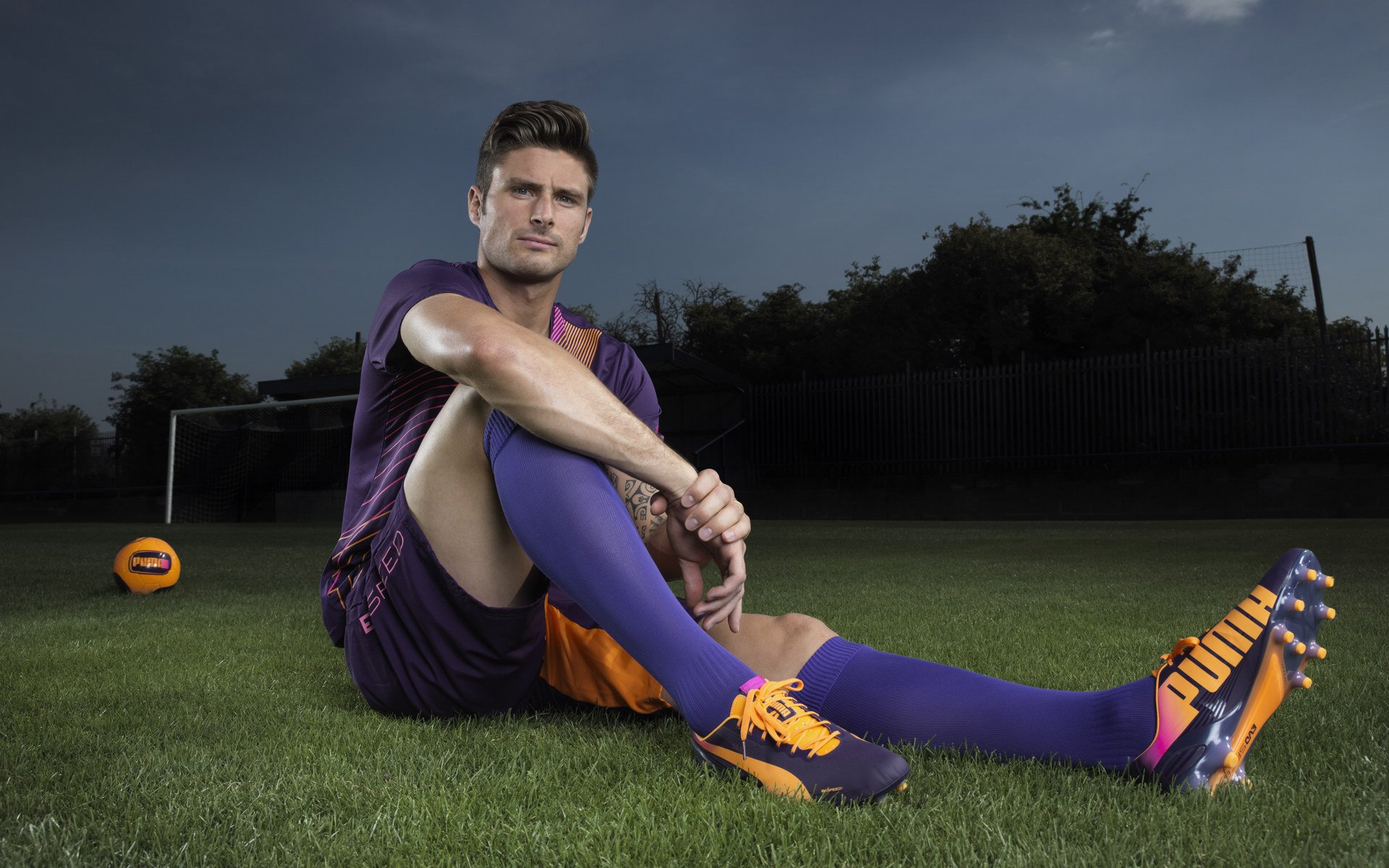 爱游戏 电竞-伊普斯维奇城球迷期待球队在英超立足，伊普斯维奇部队